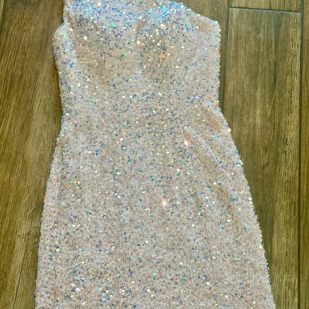 Sherri Hill Light Pink Iridescent Sequin One-Shoulder Dress, size 4